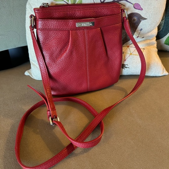 🛍 Calvin Klein Red Crossbody Bag Like New 🛍 - Picture 3 of 10